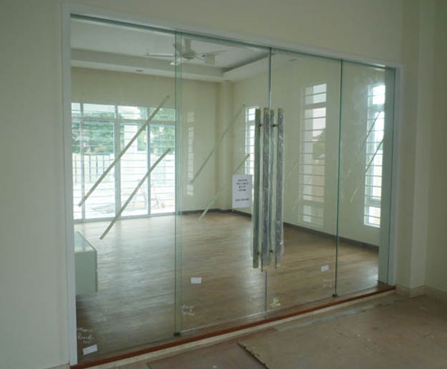 kinh-cuong-luc-thuy-luc-tphcm Kính cường lực thủy lực thi công tại tphcm