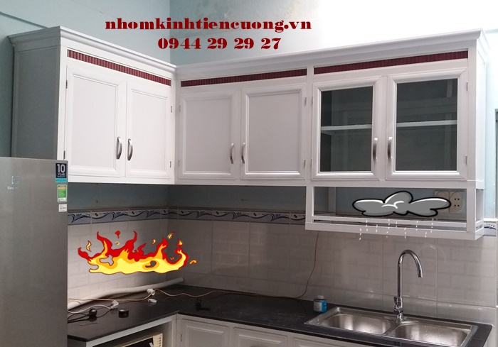 tu-bep-nhom-kinh-treo-tuong-son-tinh-dien-dep-tphcm Tủ bếp nhôm kính treo tường sơn tĩnh điện đep giá rẻ tphcm
