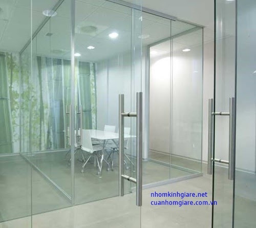 Cửa bằng kính cường lực còn được đánh giá cao ở khả năng chịu nhiệt hoàn hảo